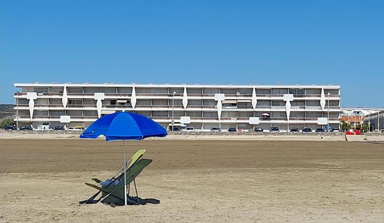 Sur La Plage Port-la-Nouvelle Exteriör bild
