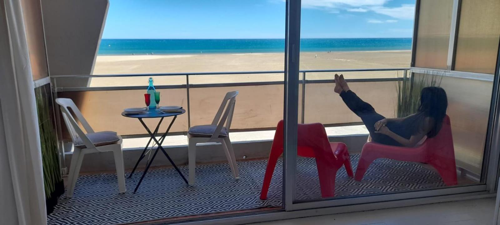 Sur La Plage Port-la-Nouvelle Exteriör bild
